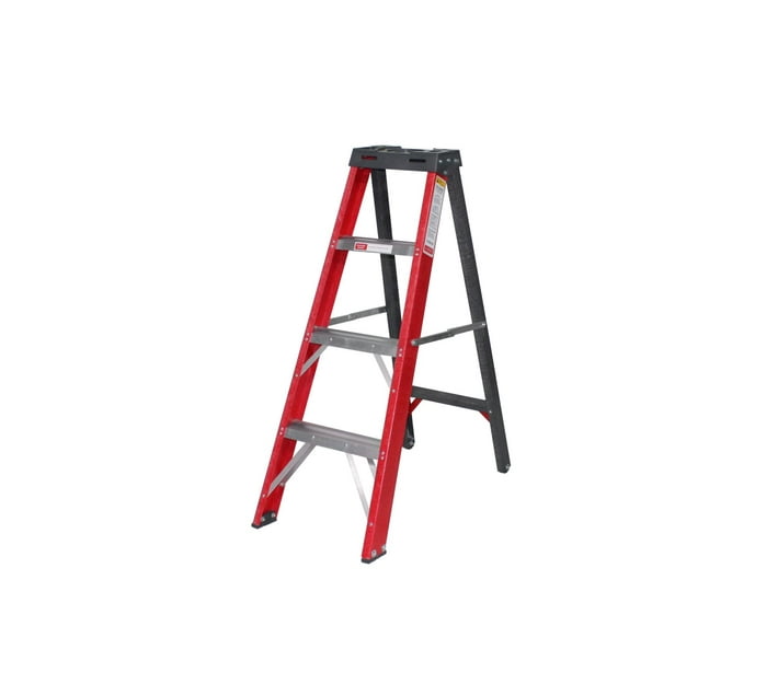 Someone’s in a Makro CASLAD - FGS4 Heavy Duty Fibreglass Step Ladder 1 ...