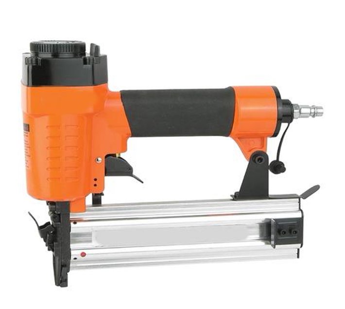 Someone’s in a Makro Air Nailer and Stapeler Gun 18GA Mood