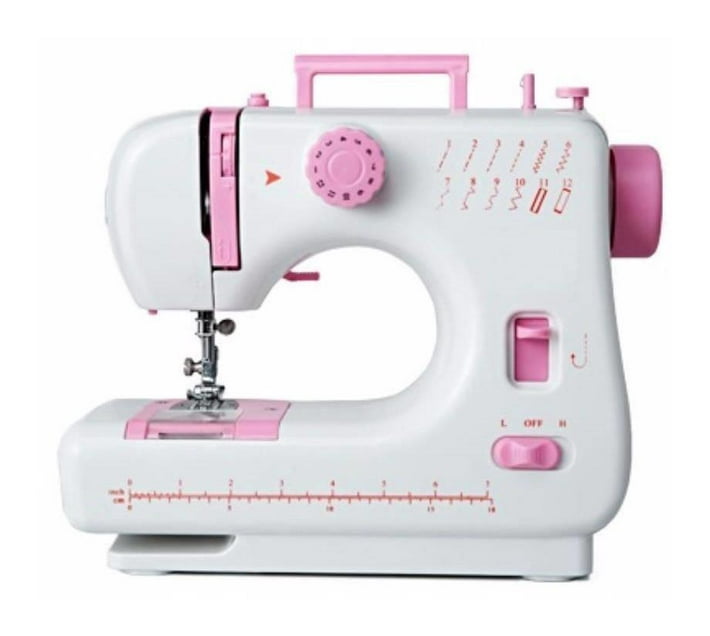 Someone’s in a Makro Domestic Sewing Machine Mood