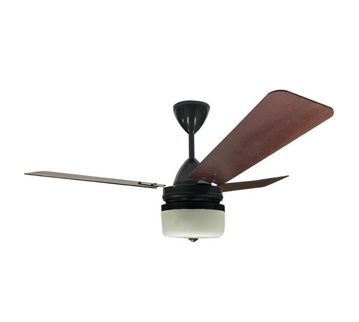 Someone’s in a Makro Solent Highbreeze 3bladeDark Teak, 1200mm Blade