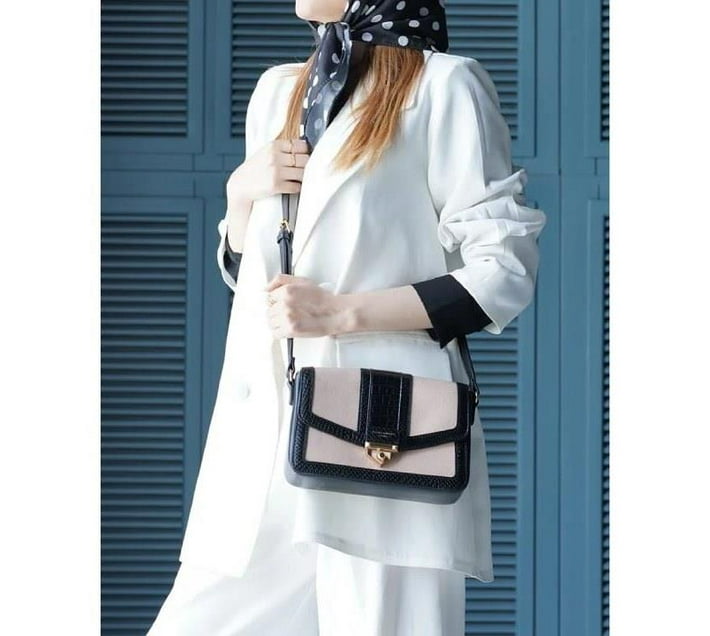 Someone’s in a Makro David Jones Crossbody Handbag DJ746J Mood