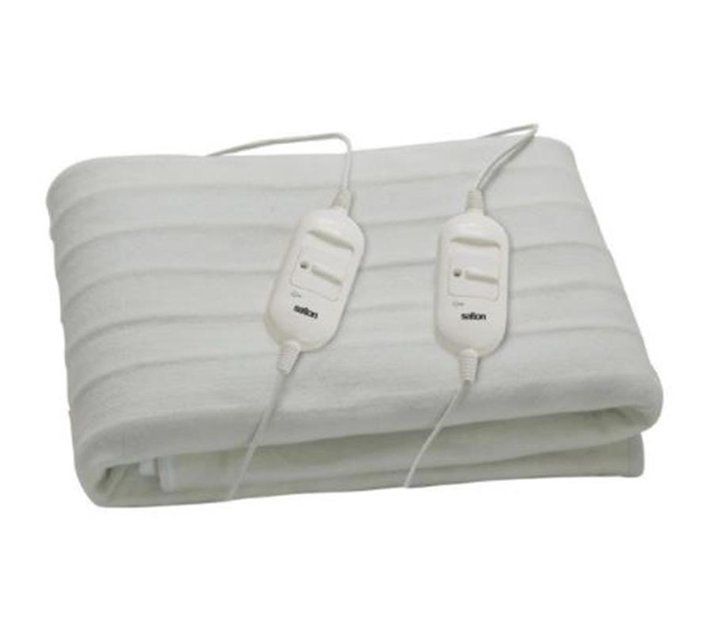 Someone’s in a Makro Salton Queen Electric Blanket Mood