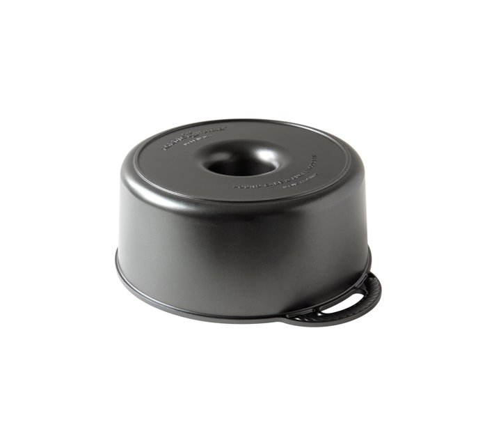 Someone’s in a Makro Nordic Ware Pound Cake & Angel Food Pan Mood