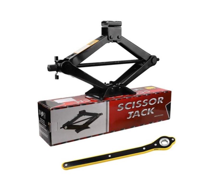 Someone’s in a Makro PSM 2 and half Ton Scissor Jack and Ratchet Combo Mood