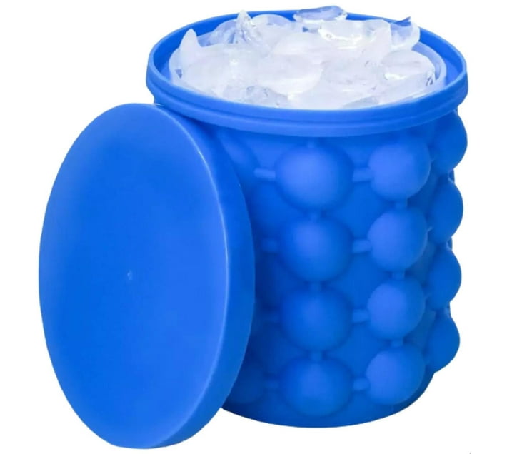 Someone’s in a Makro Ice Cube Maker Mood