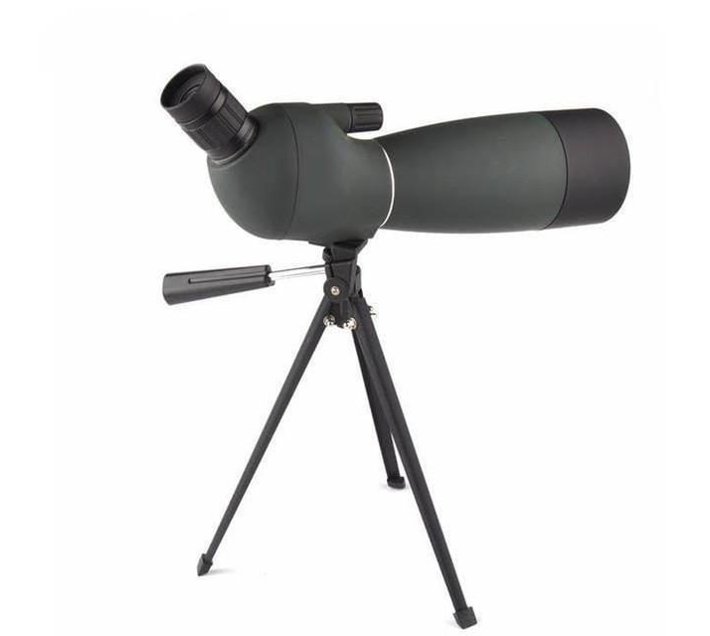 Someone’s in a Makro Zoom Spotting Scope NO110 Mood