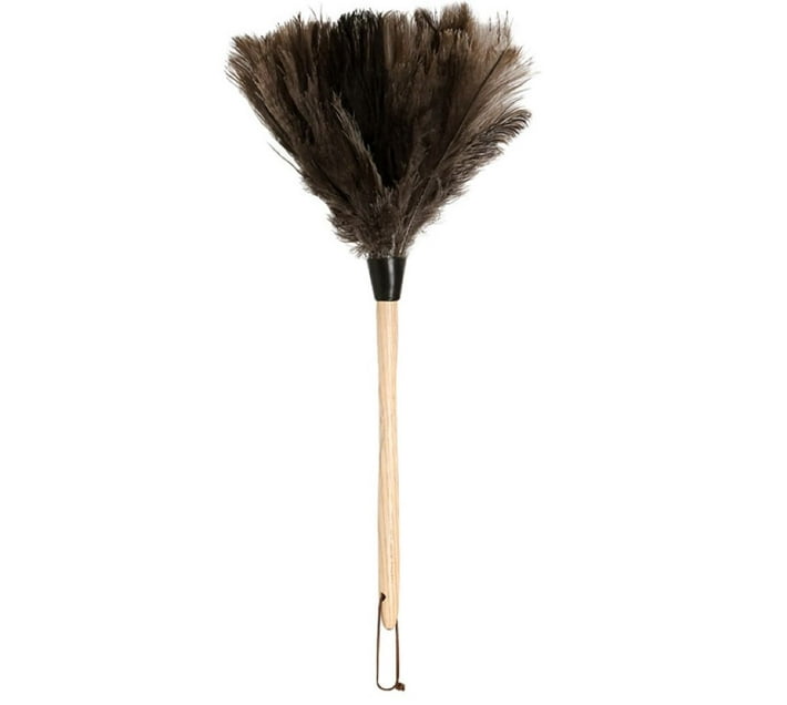 Someone’s in a Makro Home Premium Ostrich Feather Anti Static Feather