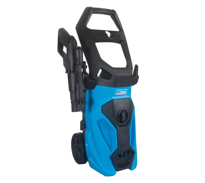 Someone’s in a Makro Trade Professional 2000HP High Pressure Washer Mood