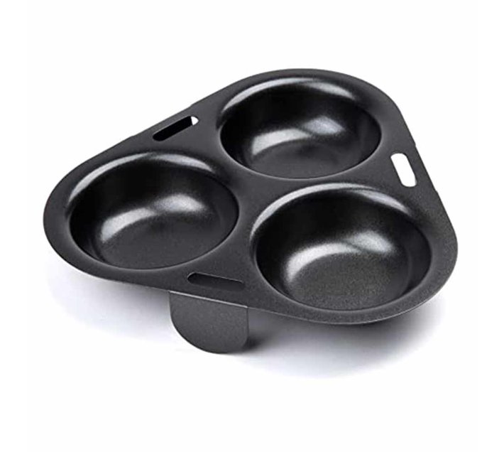 Someone’s in a Makro NonStick Triple Egg Poacher Black Mood