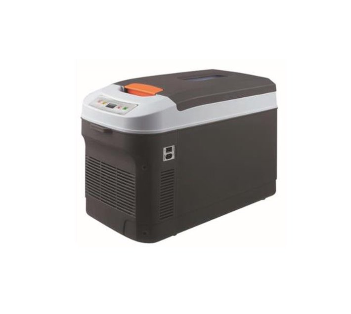 Someone’s in a Makro Portable Electric Car Cooler/Warmer Fridge 12v/24v