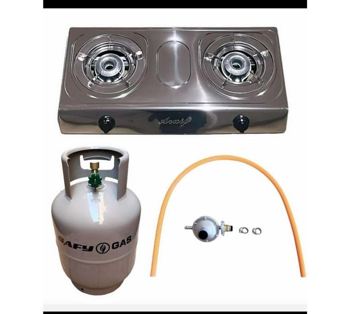 Someone’s in a Makro 2 plate gas stove with cylinder Mood