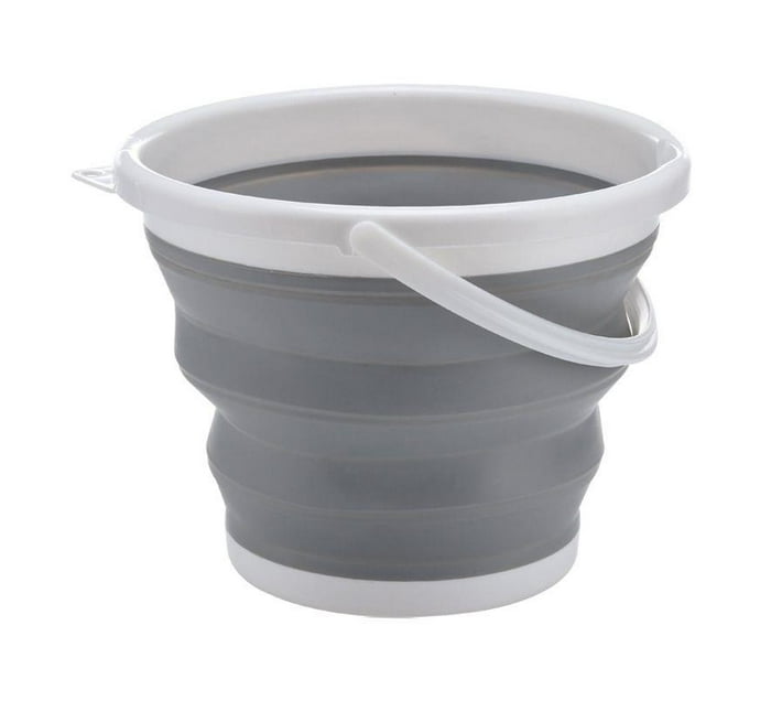 Someone’s in a Makro 10L Portable Collapsible Bucket Mood