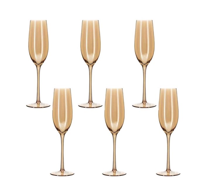 Someone’s in a Makro Premium Classic Champagne Flutes Crystal Clear