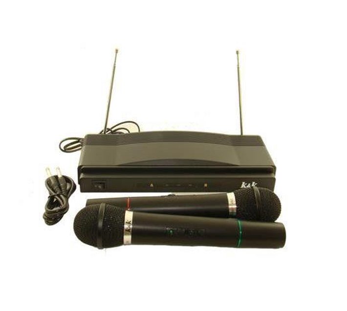 Someone’s in a Makro K&K Wireless Microphone and Reciever Mood