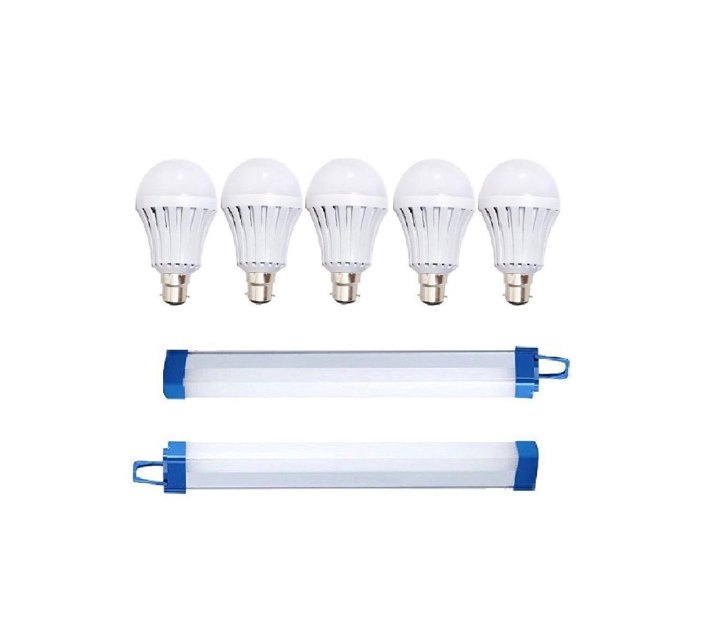 Someone’s in a Makro Loadshedding Rechargeable Lights and 5 Pack 5W B22