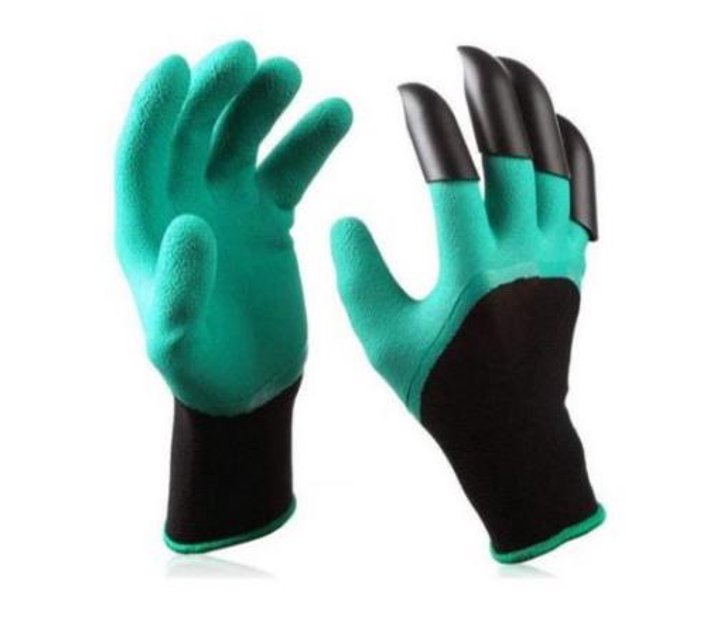 Someone’s in a Makro 2 Piece Waterproof Garden Gloves with Claws Mood