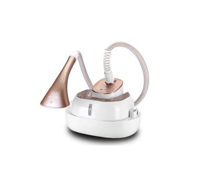 Someone’s in a Makro BLACK+DECKER 2000W, 6 Stage, 2L, Digital Garment