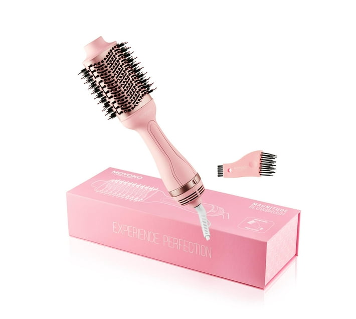 Someone’s in a Makro Moyoko Magnitude Blowbrush Hair Dryer Brush