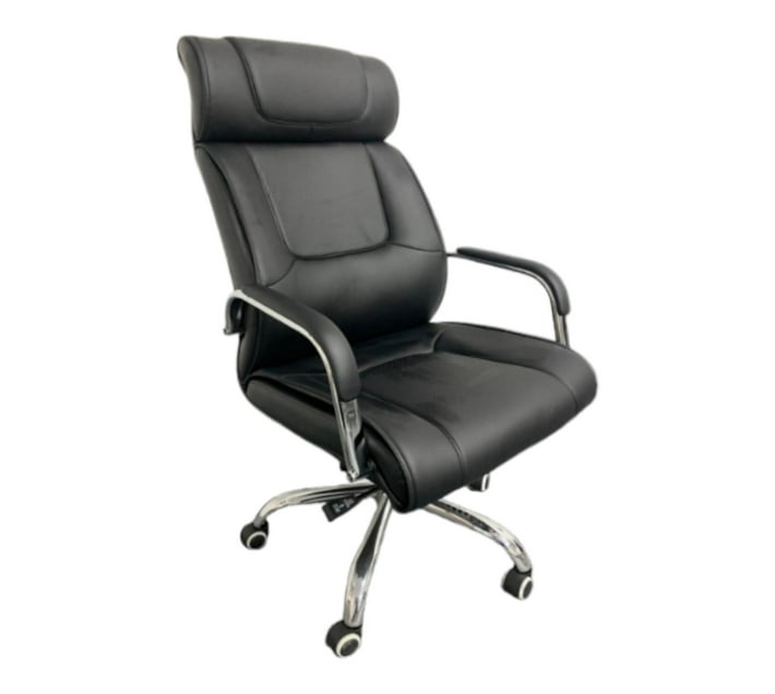 Someone’s in a Makro Smte Executive Leather Office ChairBlack Mood