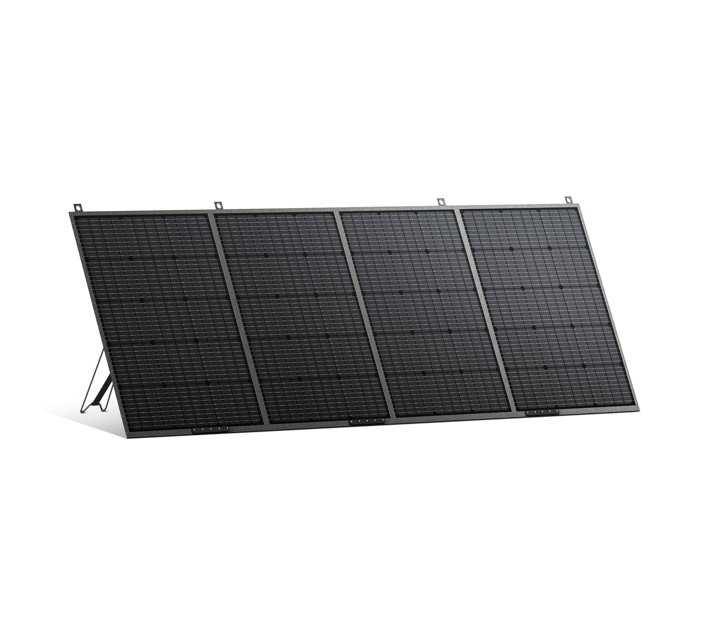 Someone’s in a Makro BLUETTI PV420 Solar Panel | 420W Mood