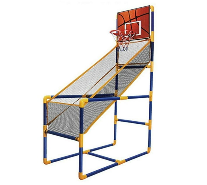 Someone’s in a Makro basketball hoop game outdoor basketball arcade set