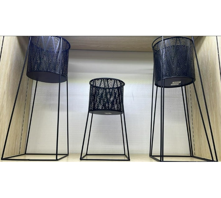 Generic Stand Indoor Plant Container Set (Pack of 1, Metal) Makro