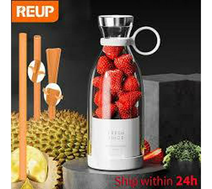 Someone’s in a Makro Mini Mixer for Smoothies Mixer Smoothie Maker