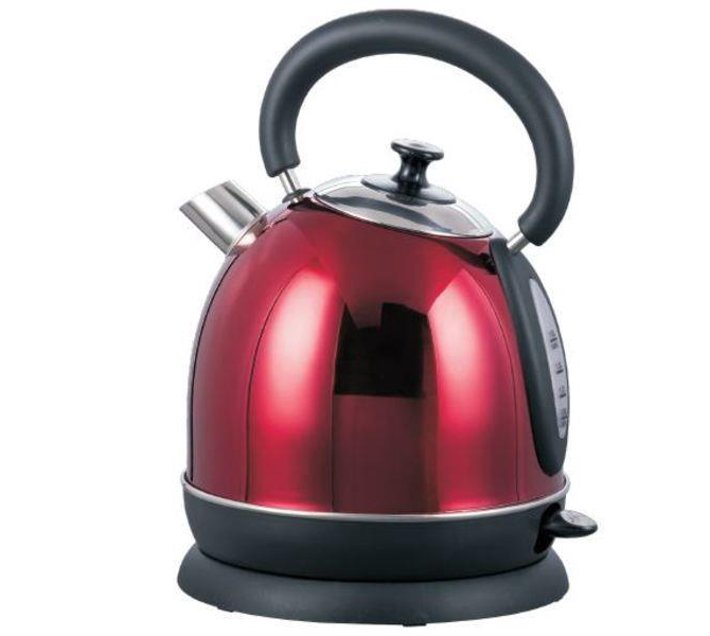 Someone’s in a Makro 1.8 Liter Electric Kettle 2200W Metallic Red Mood