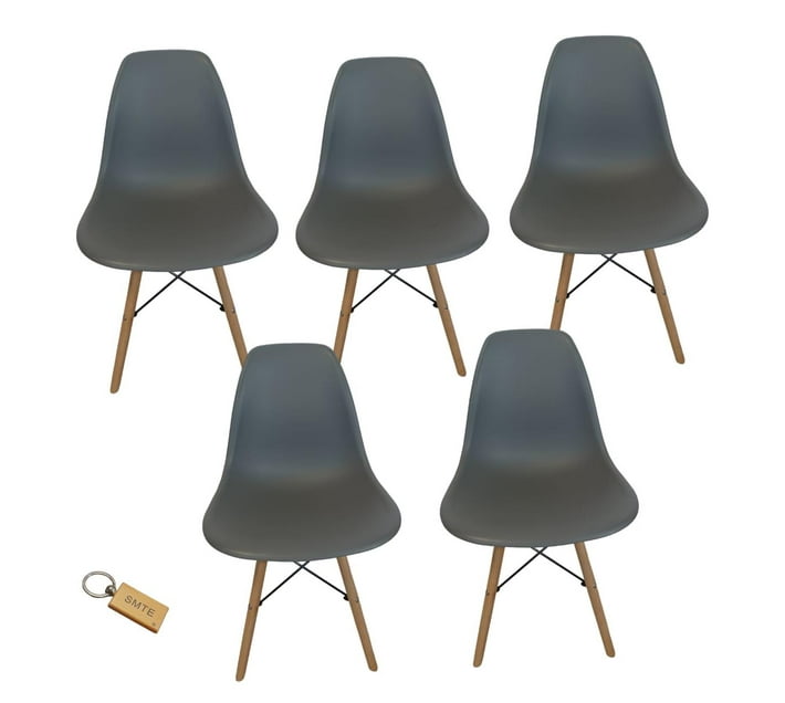 Someone’s in a Makro Smte-plastic chair with wooden Leg set of 5+ SMTE ...