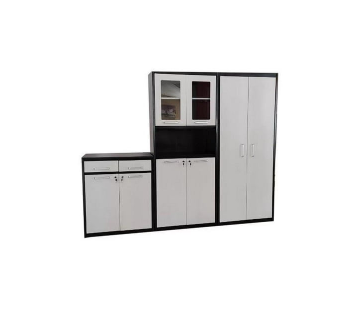 Someone’s in a Makro Steel Kitchen Black and White