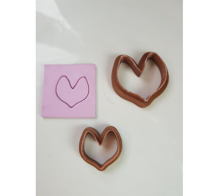 Pretty Little Things Curved Heart 1 Cookie Cutter Makro