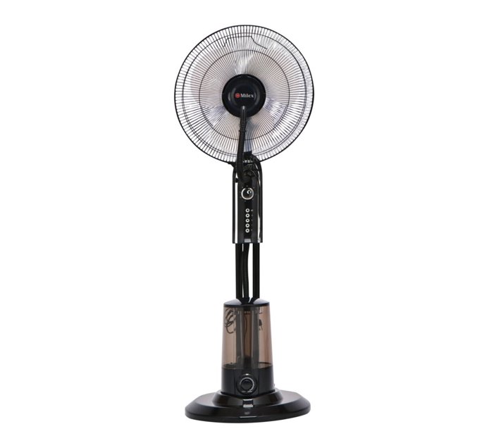Someone’s in a Makro Milex Xl Misting Fan Mood