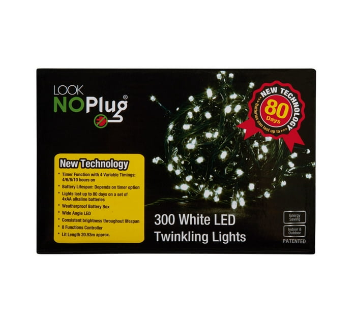 Someone’s in a Makro Look No Plug Christmas Lights Mood