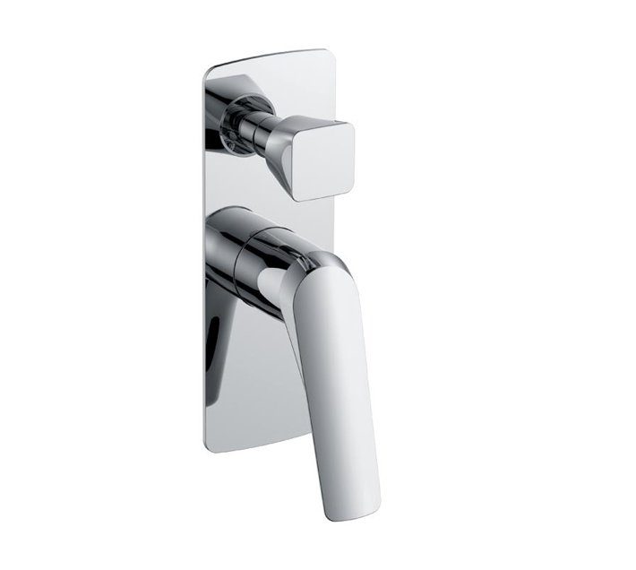 Someone’s in a Makro Fabro Shower Mixer With Diverter Brass Chrome Mood