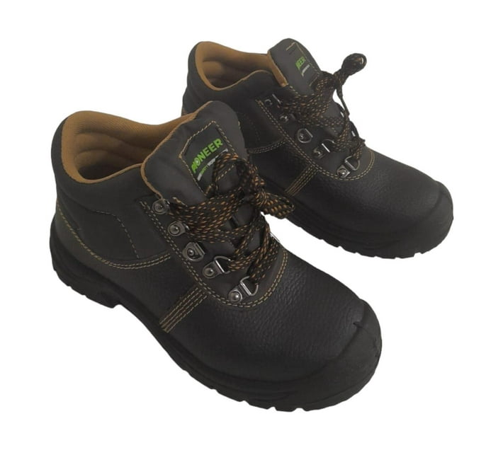 Safety best sale boots makro