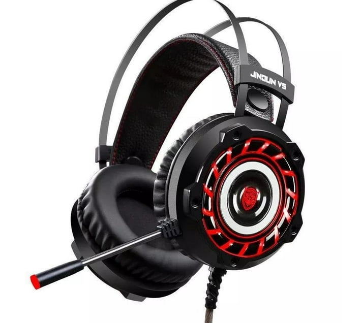 Someone’s in a Makro A6 Gaming Headsets Mood