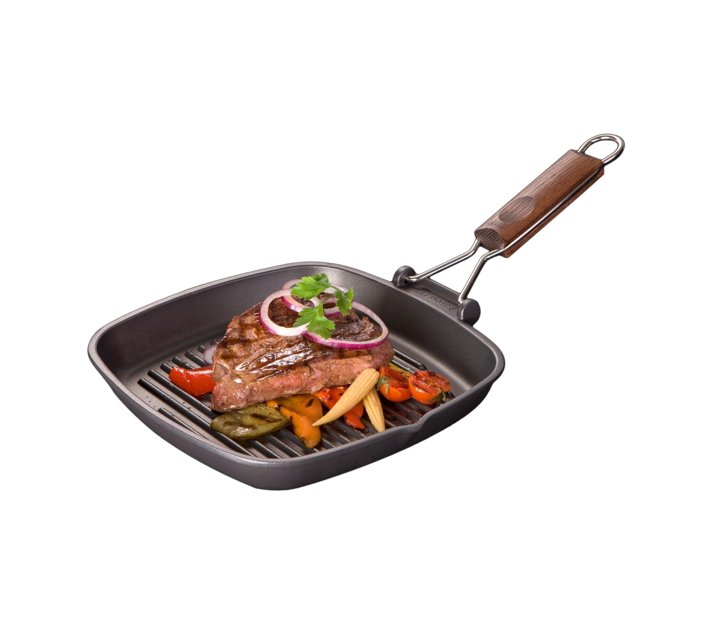 Someone’s in a Makro Risoli La Gratella Grill Pan with folding wooden