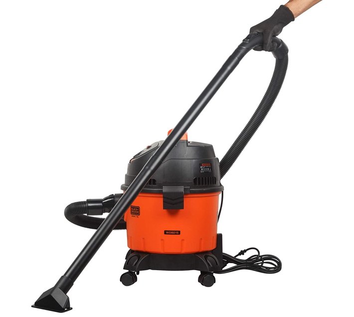 Someone s in a Makro BLACK DECKER 1400W 15 L Wet Dry Vacuum