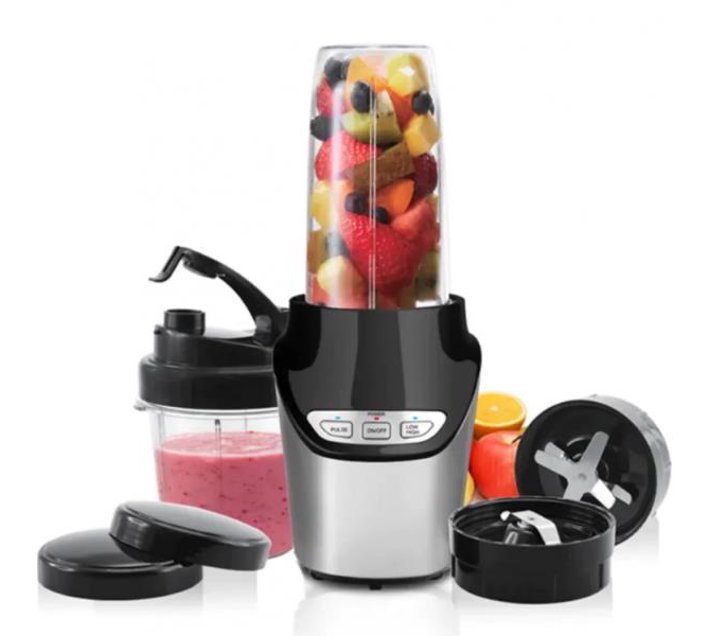 Someone’s in a Makro ENZO 1000W Juicer Machine Antidrip Press Centrifugal Orange Juicer