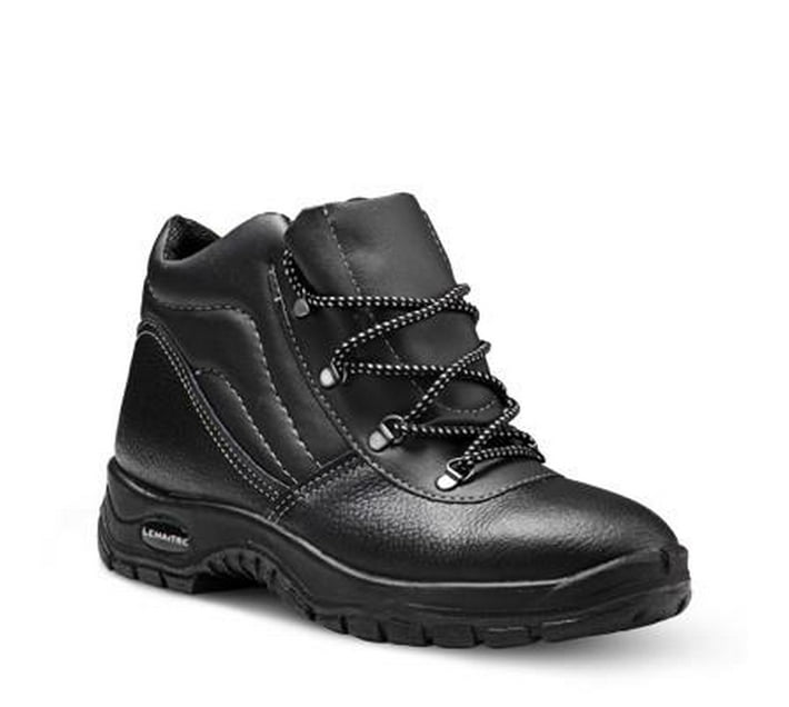 Someone’s in a Makro Safety Boot Lemaitre Maxeco STC Black S04 Mood