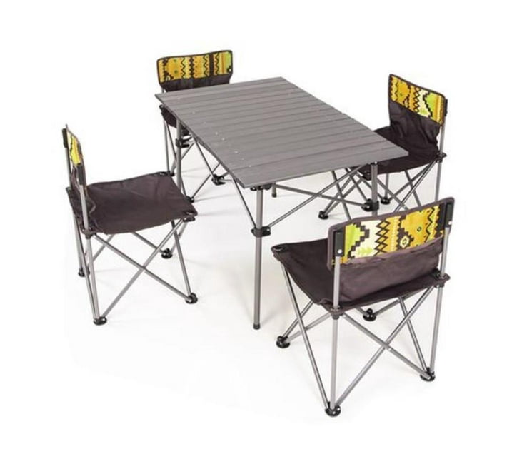 Someone’s in a Makro INE Camping Garden Picnic Folding Table Mood