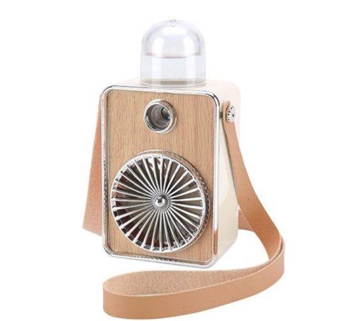Someone’s in a Makro Phronex MINI Portable Retro Mist Spray Fan Mood