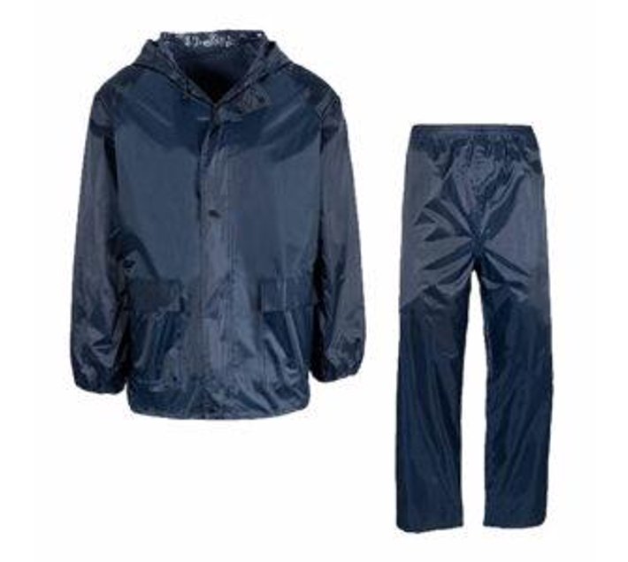 Someone’s in a Makro 2 Piece Rubberised Rain Suit – Navy Blue – Large Mood