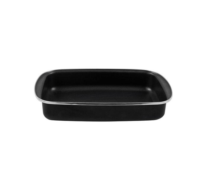 Someone’s in a Makro Magefesa Enamelled Lasagna Dish Black
