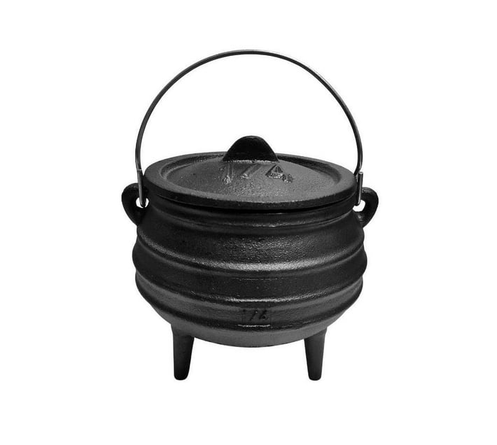 Someone’s in a Makro Lifespace Cast Iron No 1/4 Size Potjie Pot Mood