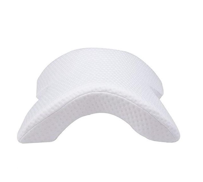 Someone’s in a Makro PSM Ergonomic Curved AntiPressure Hand Numb Memory Foam Pillow White Mood