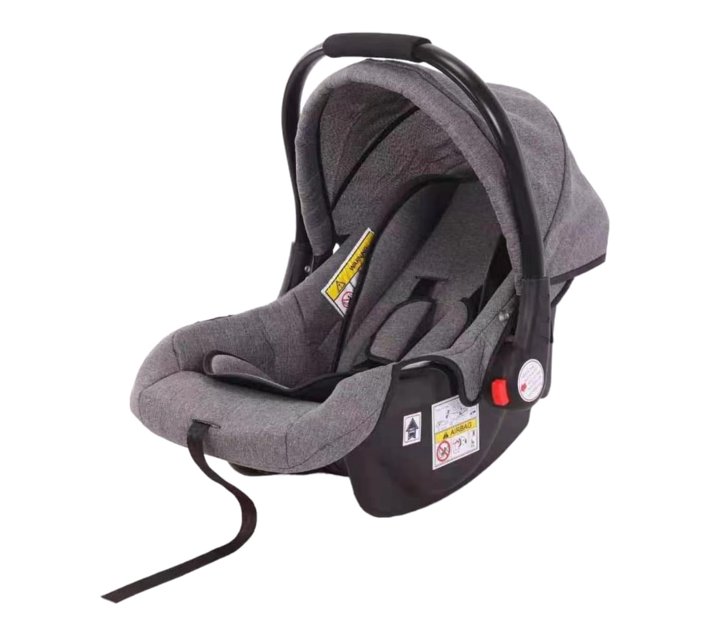 Someone’s in a Makro SMTE Baby Car Seat with Multifunction Handle