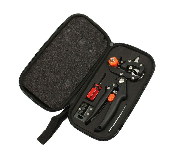 Someone’s in a Makro Garden Grafting Pruner Shears Set Mood