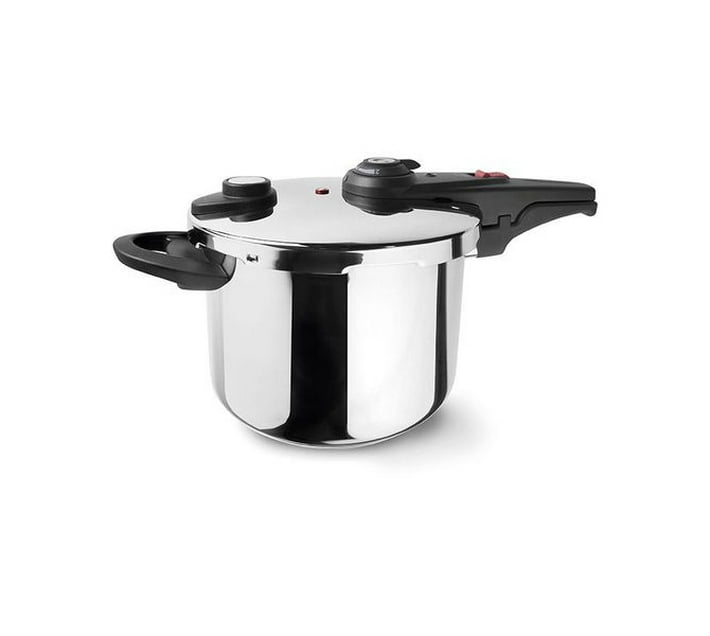 Someone’s in a Makro Lacor 6L Master Pressure Cooker Mood