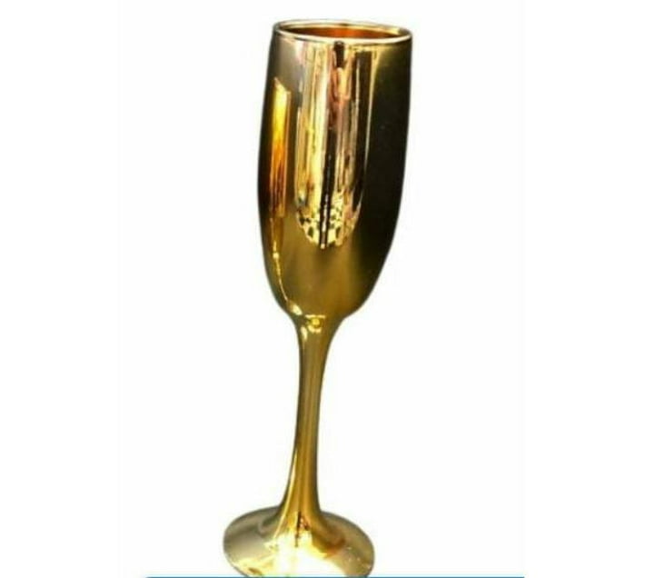 Someone’s in a Makro Elegant Metallic style Champagne glasses set of